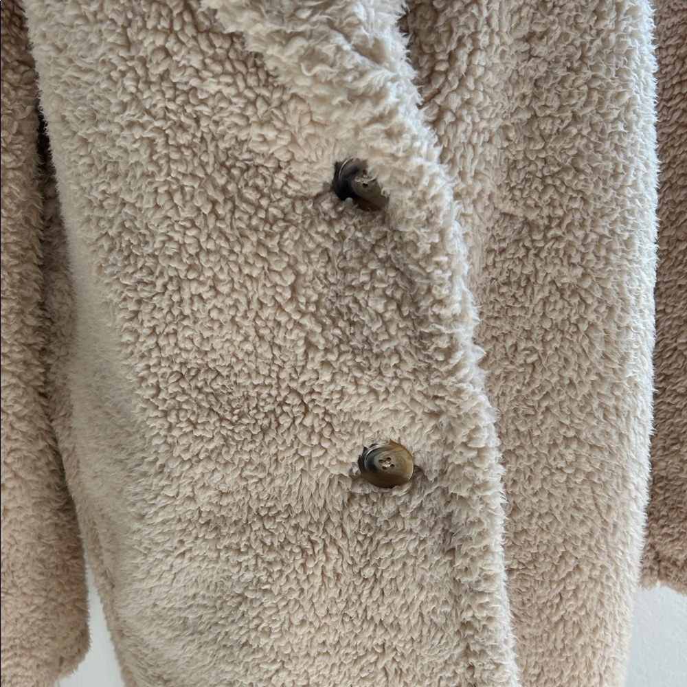 Uniqlo Cream Teddy Jacket - Picture 3 of 5